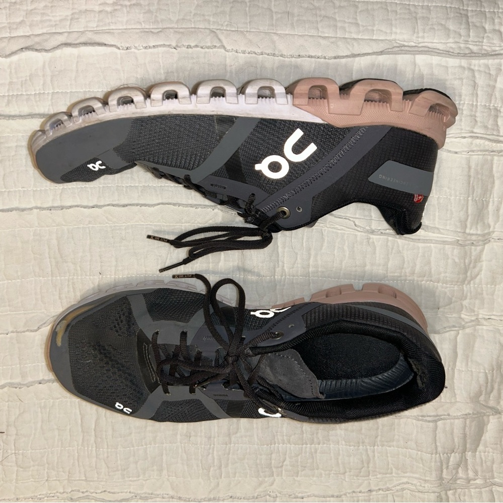 On Cloud Women’s Shoes Grey & Pink